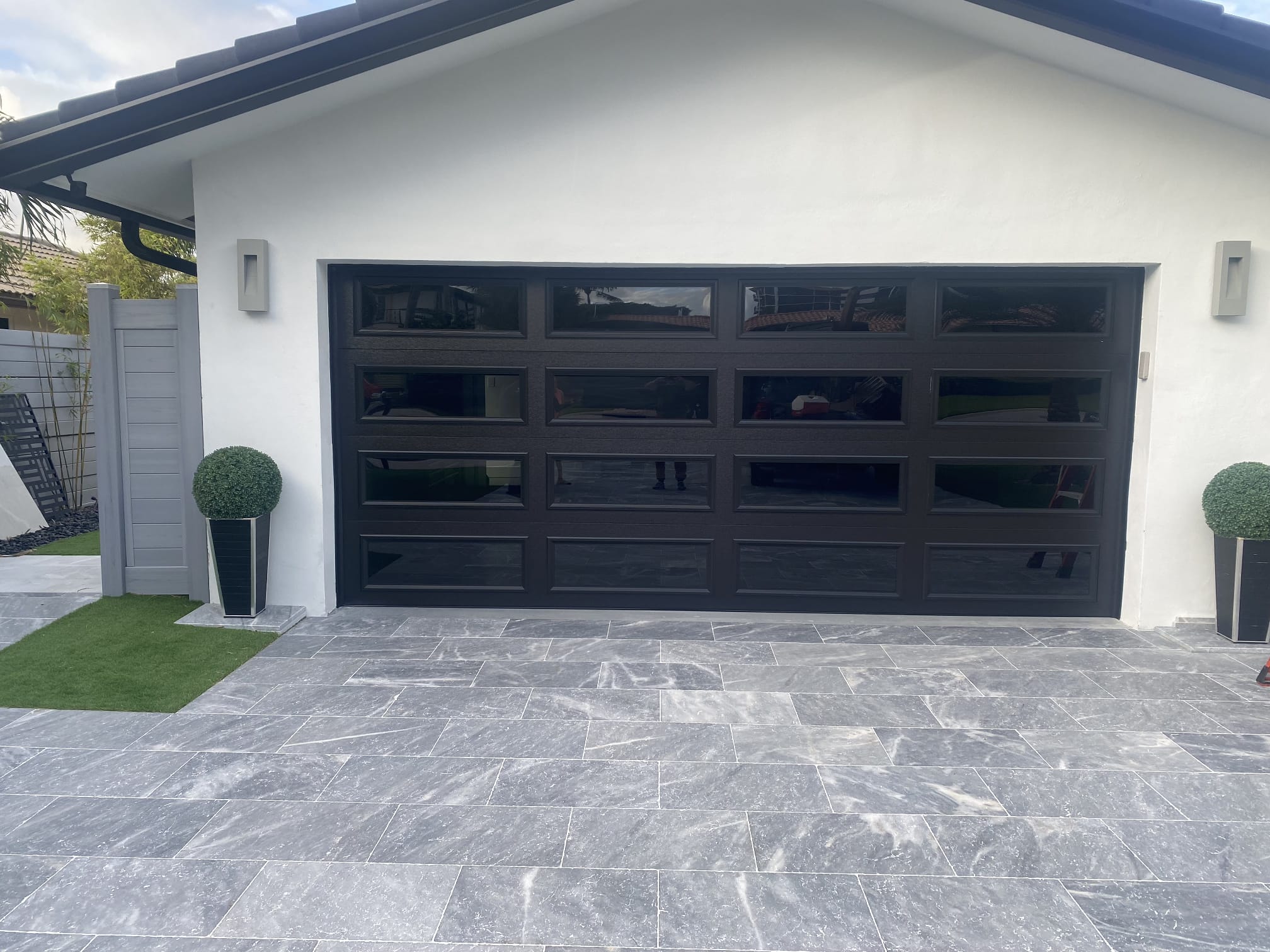 Contemporary aluminum garage door